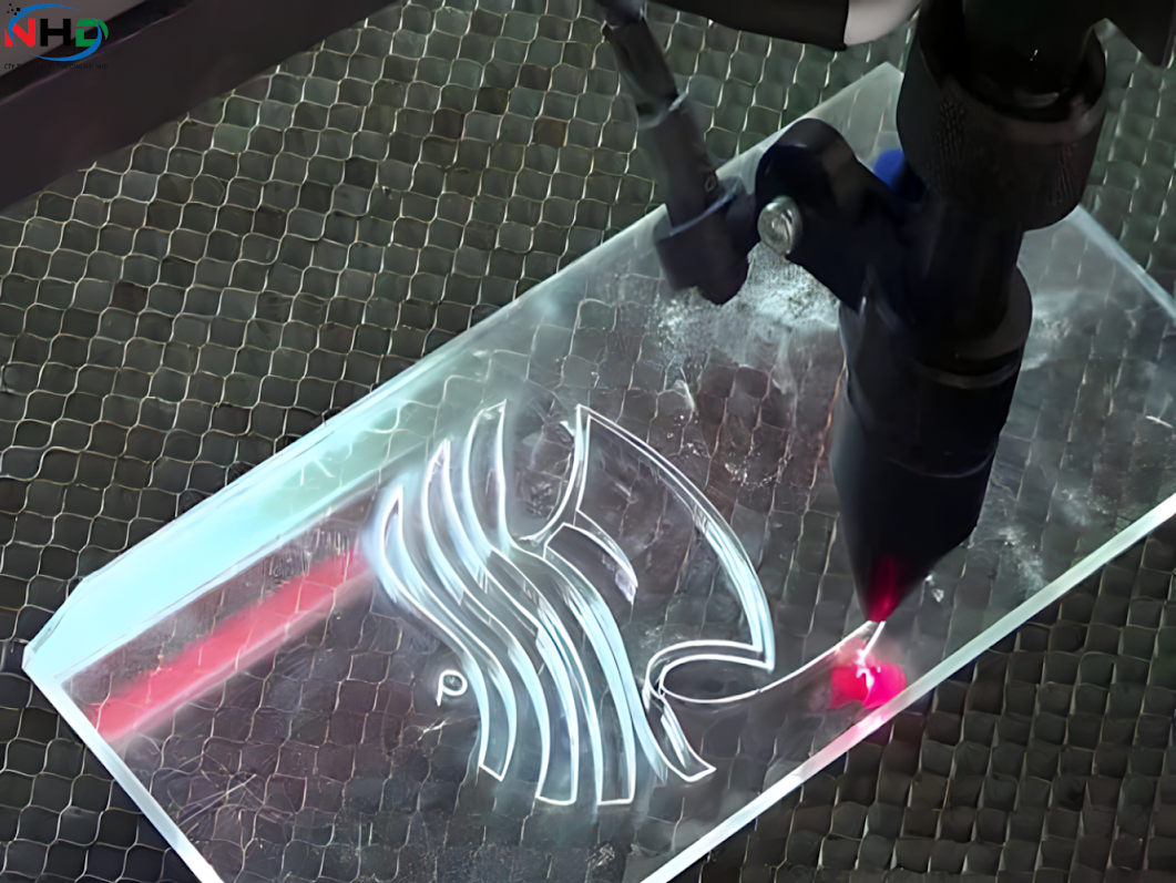 NHD cam kết thẩm mỹ, chất lượng các sản phẩm khắc laser trên mica