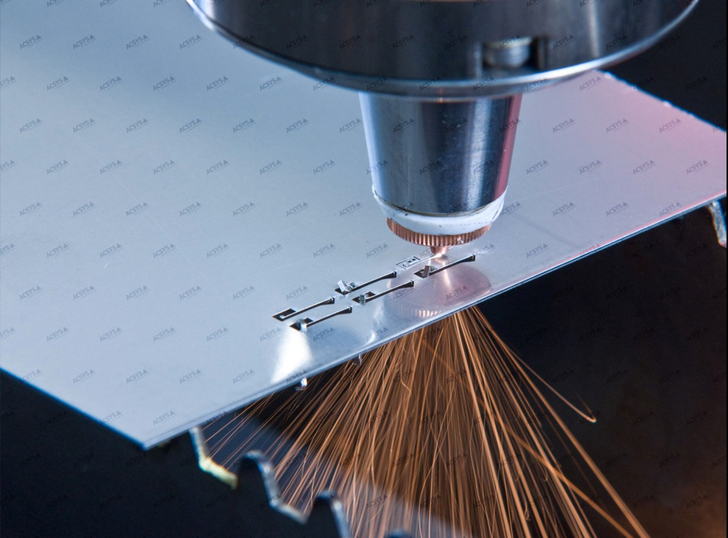Công nghệ khắc laser hiện đại tiết kiệm công sức, thời gian 